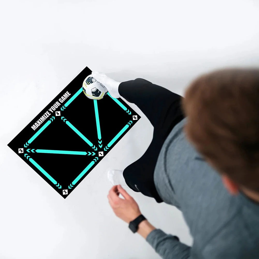 Non-slip rubber football training mat with numbered position markers, low-noise for ball control and footwork, 90 × 60 cm (35.4 × 23.6 in)