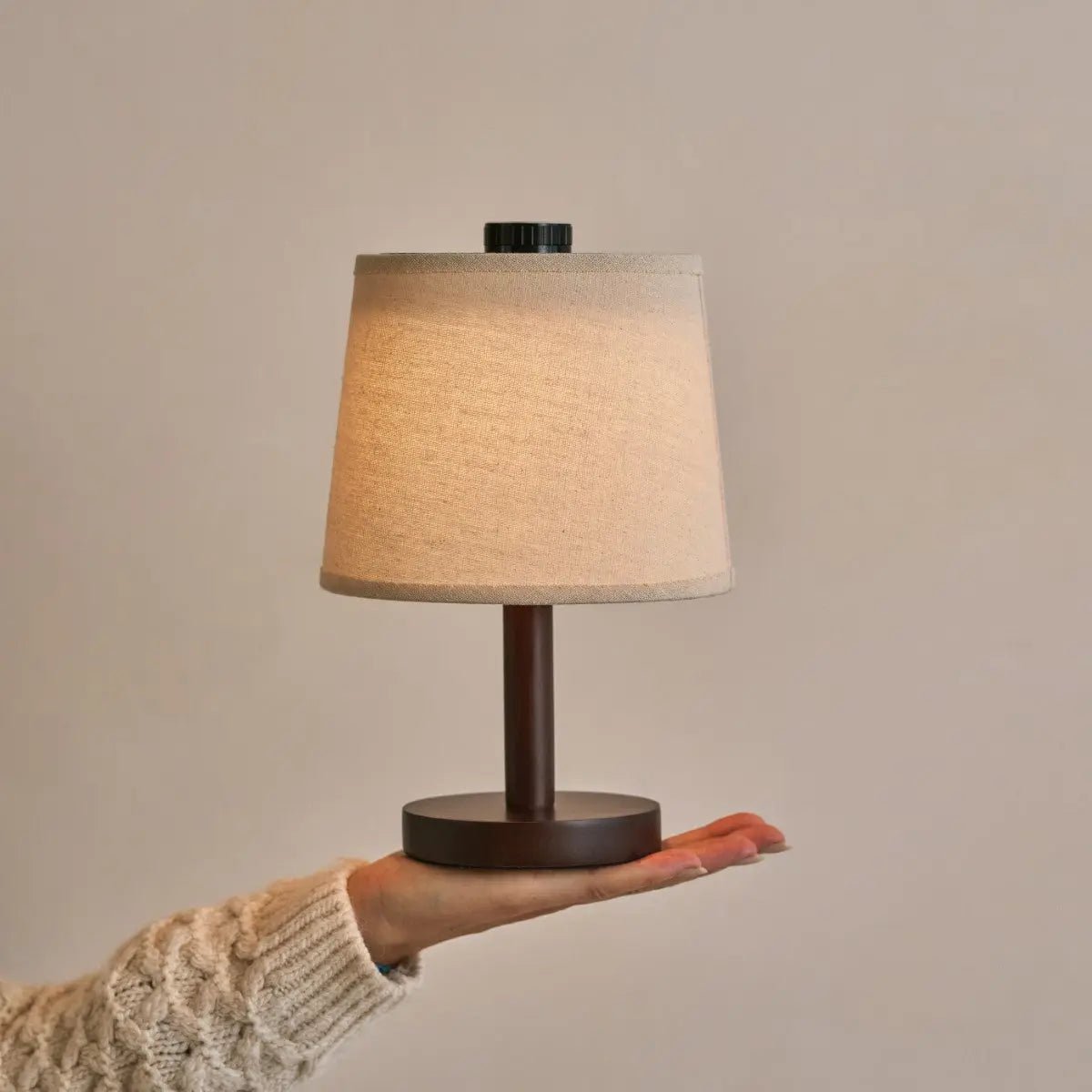 Bolania | Tischlampe - Dimmbare Minimalistische Lampe aus Holz - Wiederaufladbar