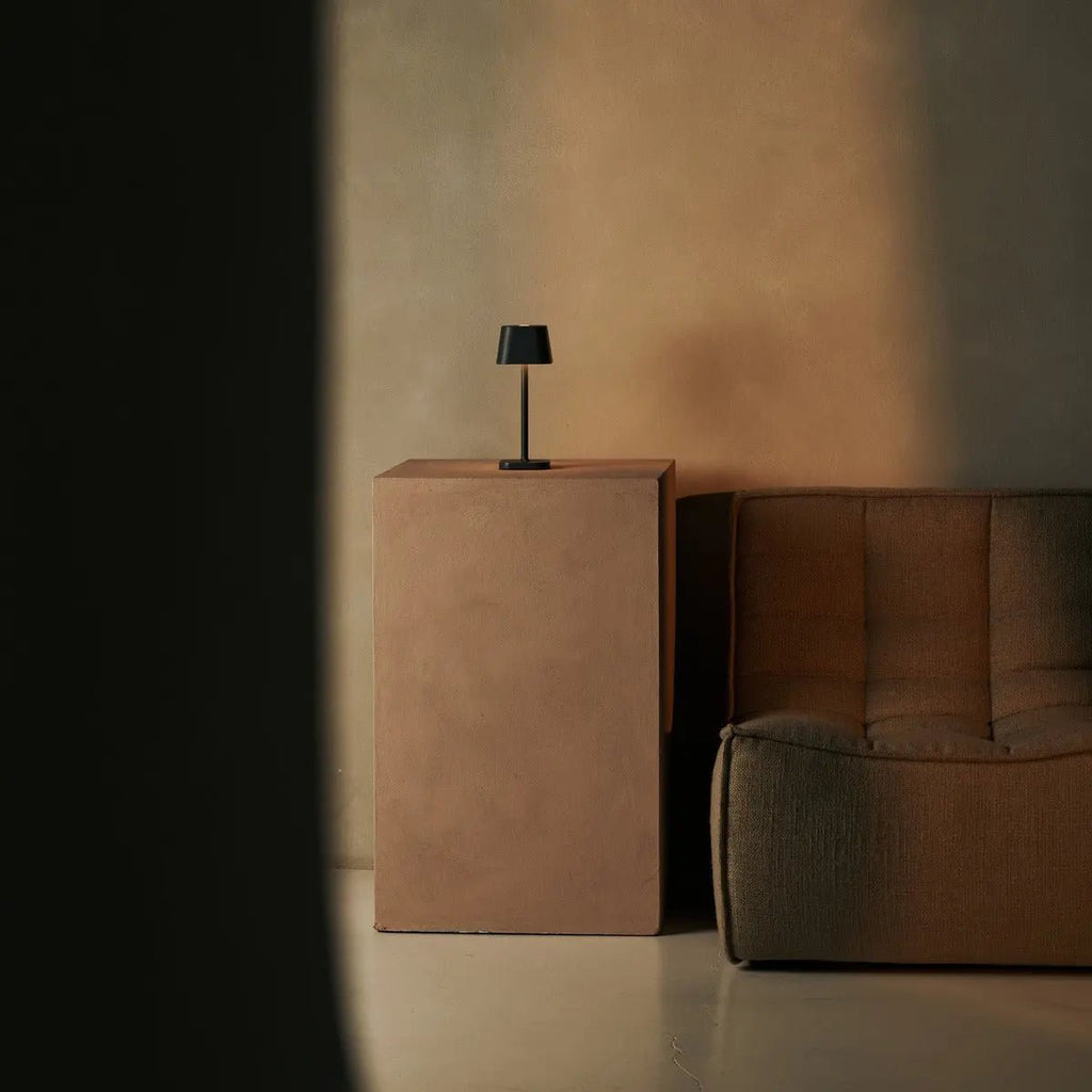 Bolania | Tischlampe - Stilvolle wiederaufladbare steingraue Lampe - dimmbar