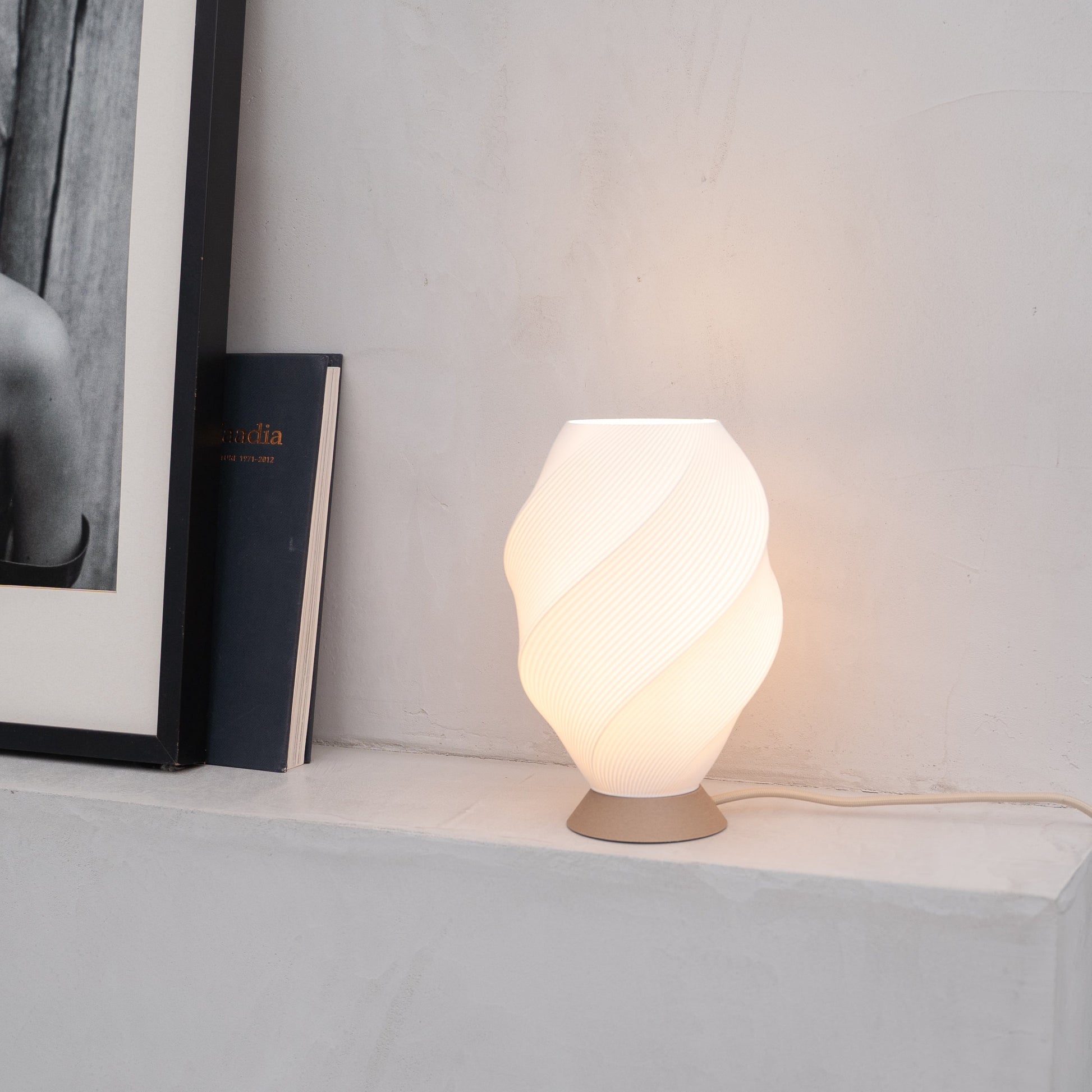 Bolania | Tischleuchte - Twisted Flare - Modernes Design