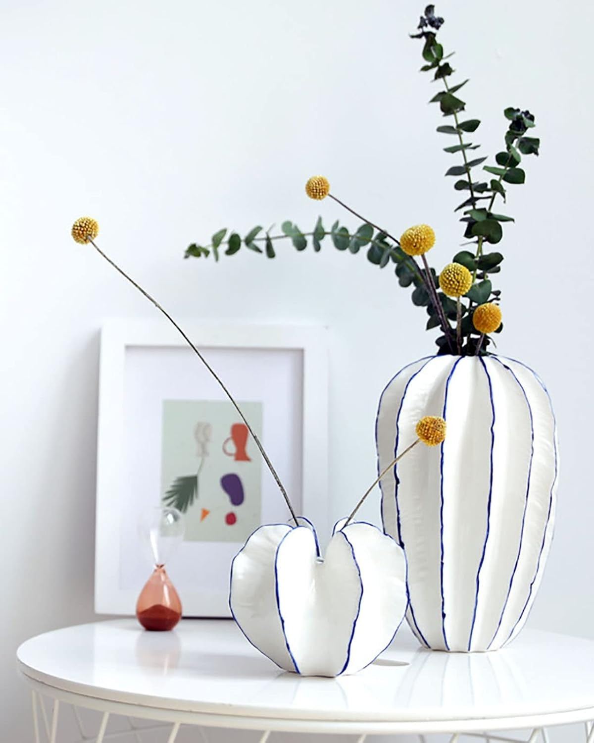 Floravia Aurea – Elegante Keramikvase mit Skulpturaler Silhouette