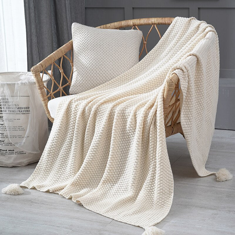 Knitted Throw Blanket made of Acrylic with Tassels Waffle Pattern Soft for Sofa Bed and Living Room in Scandinavian Style