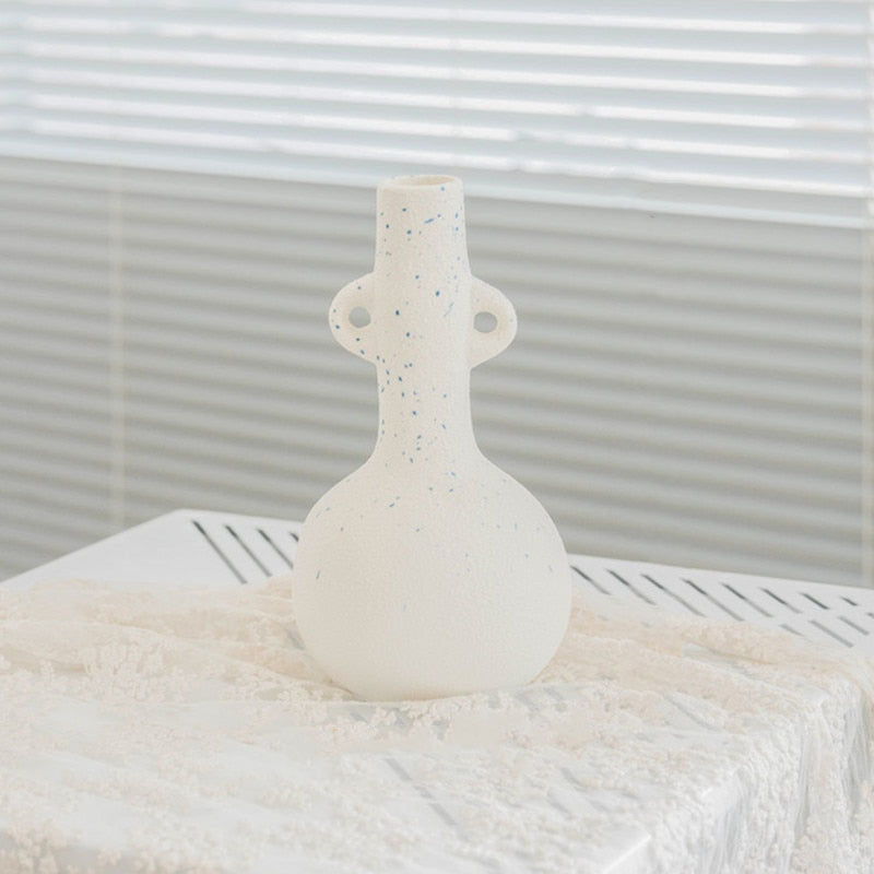 Decorative Ceramic Vase in Creamy White with a Matte Finish and Various Shapes for Dried Flowers and Home Decor