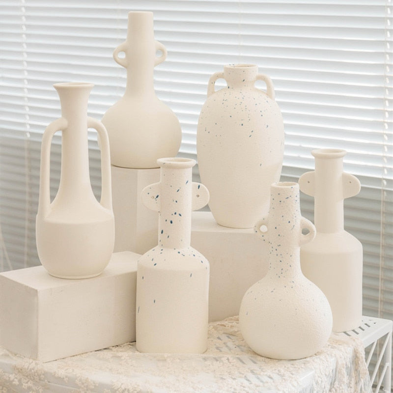 Decorative Ceramic Vase in Creamy White with a Matte Finish and Various Shapes for Dried Flowers and Home Decor