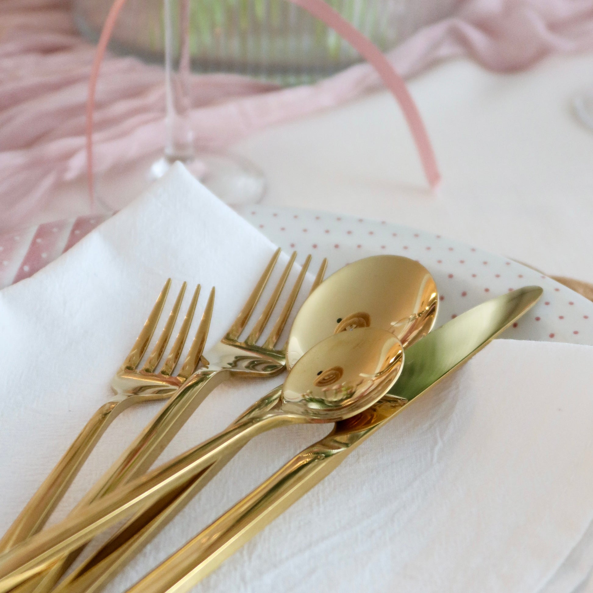 Cutlery Set 30-piece Made of 18/10 Stainless Steel for 6 People Polished Dishwasher Safe FDA-Approved Modern Design