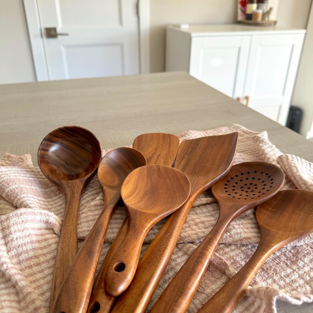 Natural Wood Kitchen Utensil Set with Ladle, Cooking Spoon, Turner, and Skimmer - Non-Stick Friendly for Coated Pans