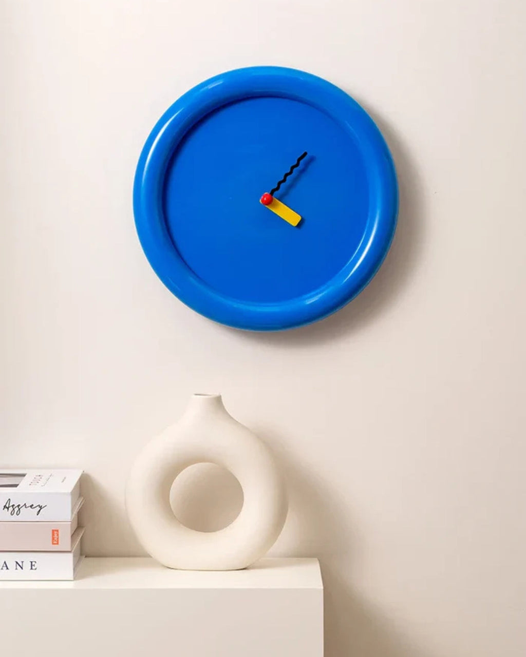 Jovia Coloris – Verspielte Wanduhr für Kreative Räume