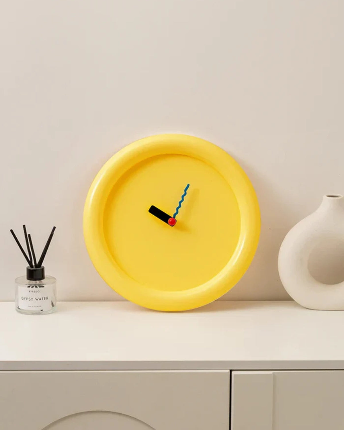 Jovia Coloris – Verspielte Wanduhr für Kreative Räume