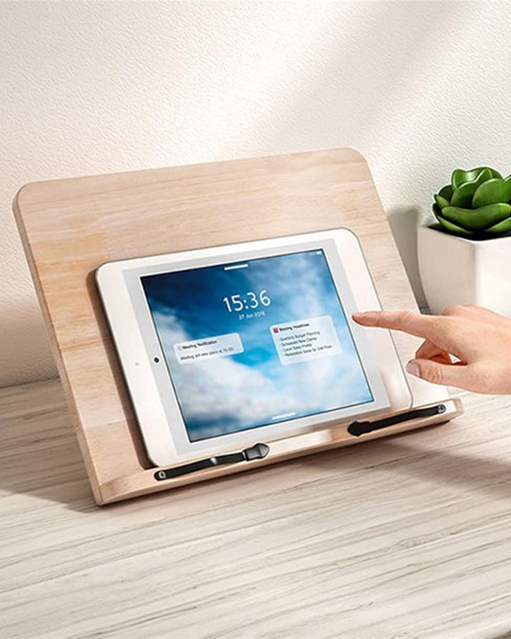 Liora View – Eleganter Buch- und Tabletständer aus Naturholz