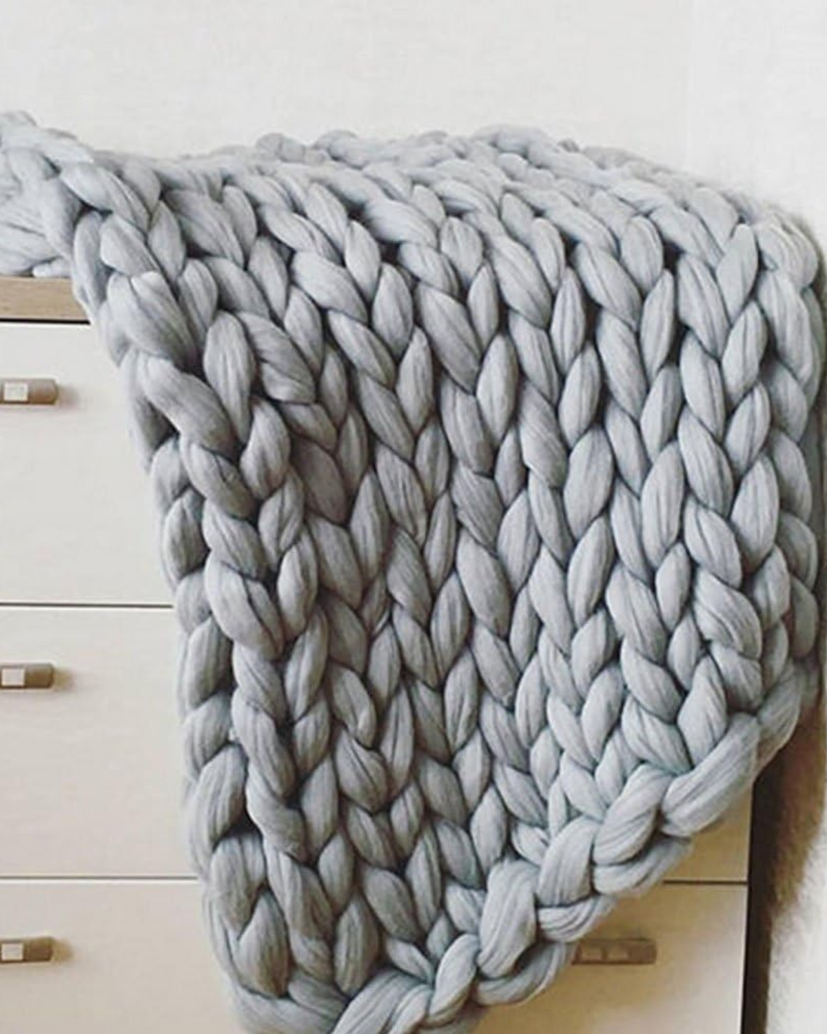 Majesté Luxe – Handgestrickte Kuscheldecke mit Extrastarker Struktur