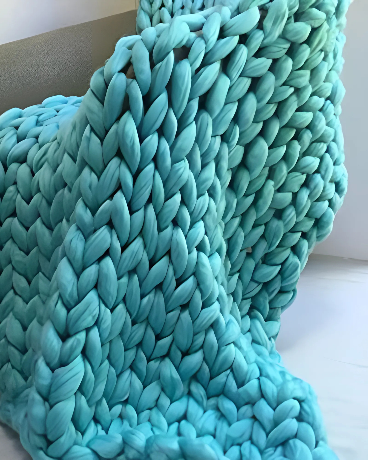 Majesté Luxe – Handgestrickte Kuscheldecke mit Extrastarker Struktur