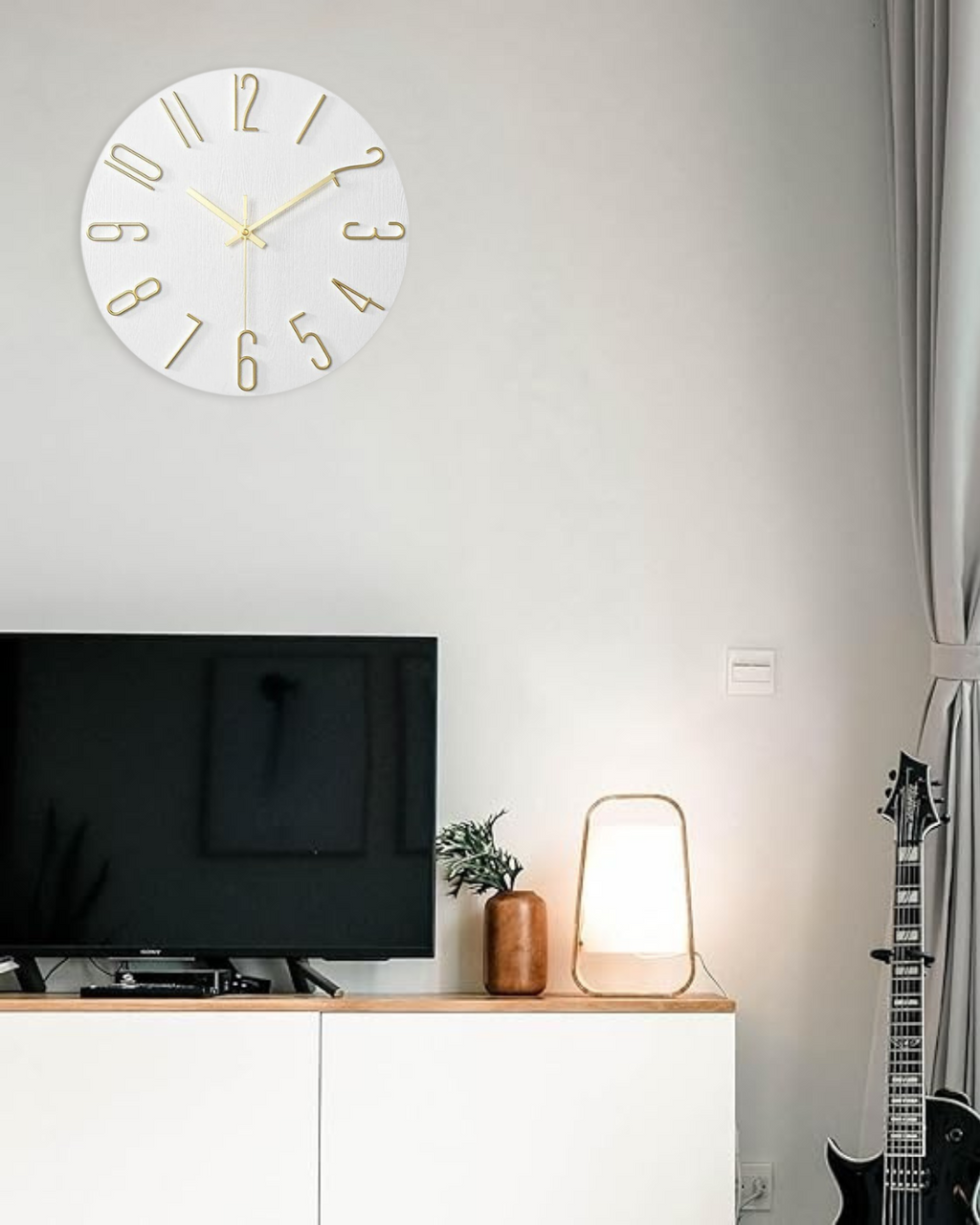 Nordica – Minimalistische Wanduhr aus Holzoptik