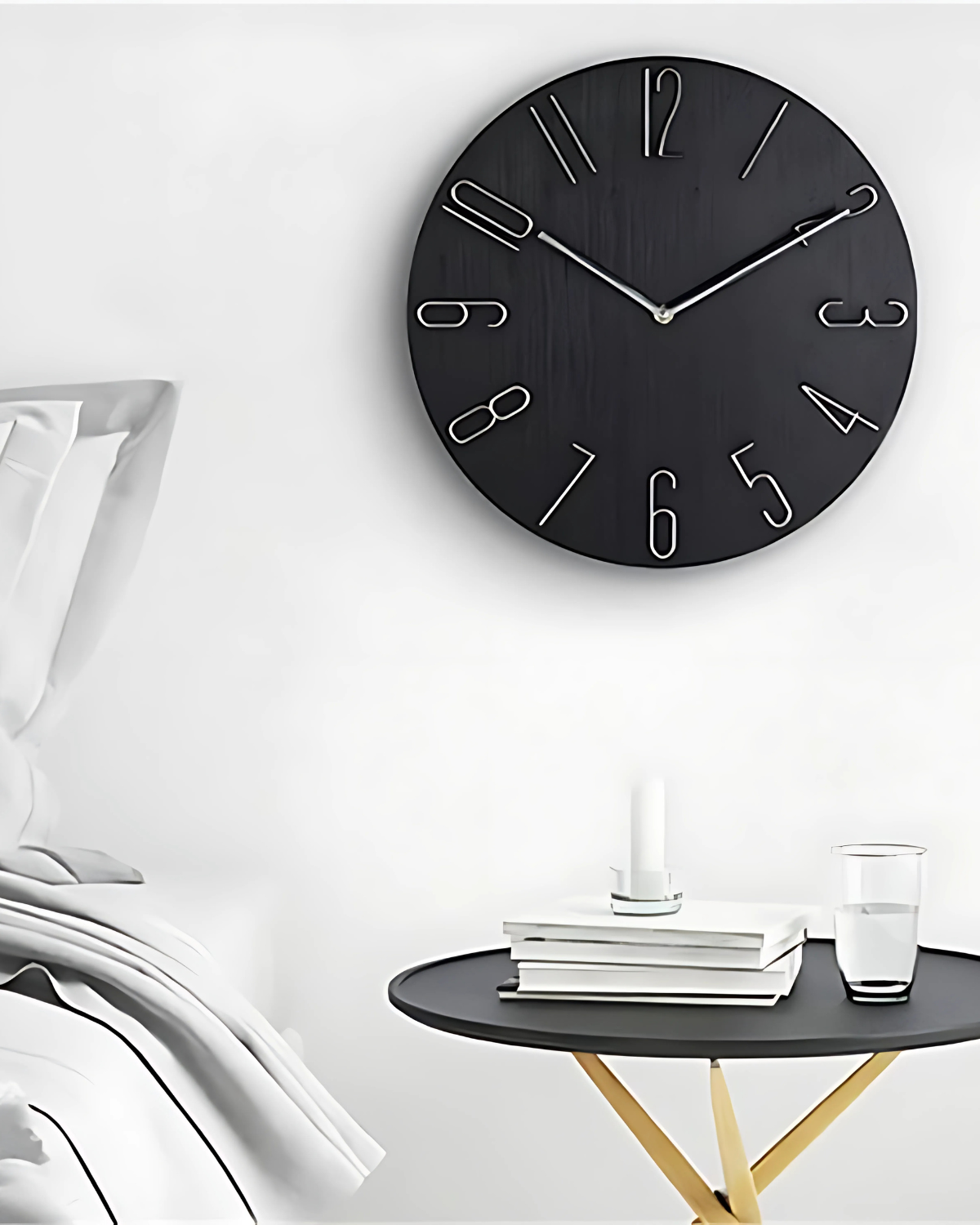 Nordica – Minimalistische Wanduhr aus Holzoptik