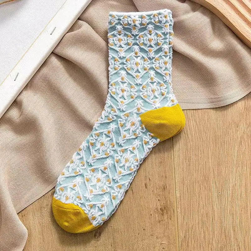Women's Cotton Socks with Knitted Floral Pattern, Reinforced Heel