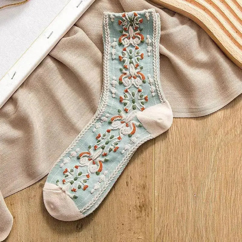 Women's Cotton Socks with Knitted Floral Pattern, Reinforced Heel