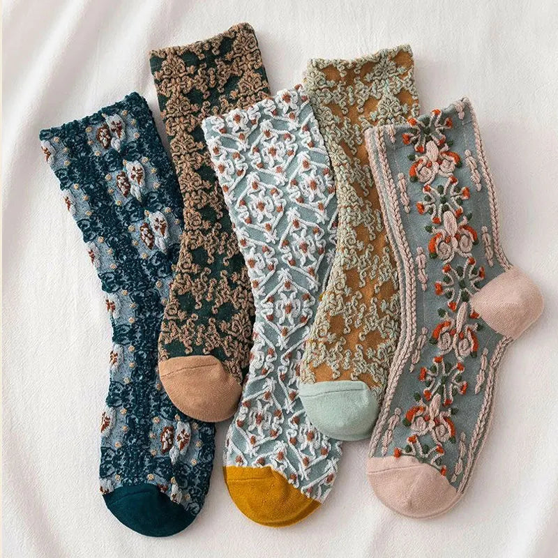 Women's Cotton Socks with Knitted Floral Pattern, Reinforced Heel