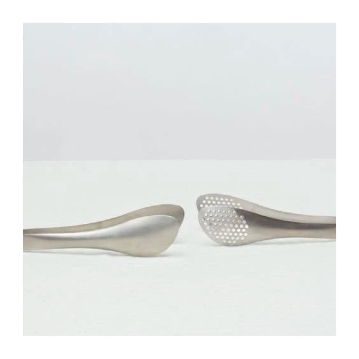 Stainless Steel Kitchen Tongs with Perforated Gripping Plates, One-Piece without Hinge, Dishwasher-Safe
