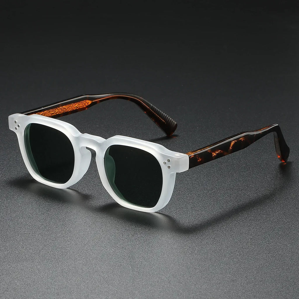 Sonnenbrille mit Polarisierten Gläsern und UV400 Schutz, Bügel im Schildpattmuster, Eckige Fassung