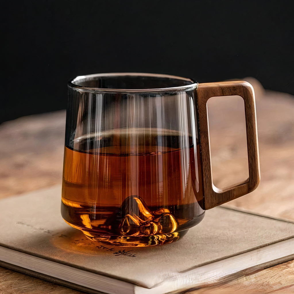 Kaffeebecher Glas Rauchgrau mit Holzgriff, Bergform im Inneren, 450 ml (15,2 fl oz)