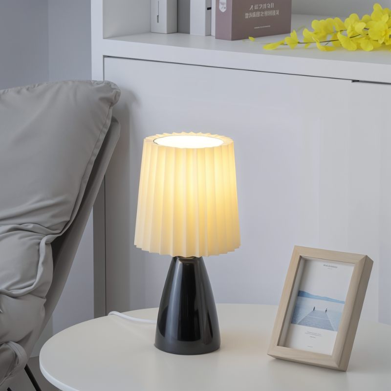 Bolania | Tischleuchte - Mid-Century - Plissierter Schirm & LED-Beleuchtung