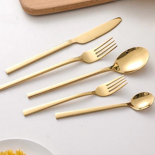 Besteck-Set 30-teilig aus 18/10 Edelstahl für 6 Personen Poliert Spülmaschinenfest FDA-Geprüft Modernes Design - Bolania