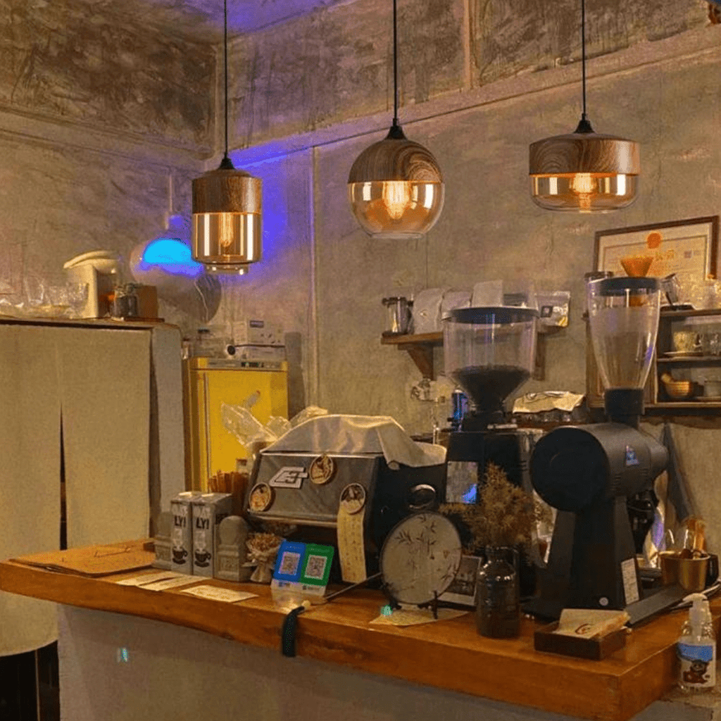 Bolania | Hängeleuchte - Skandinavisches Holz mit getöntem Glas - Bolania