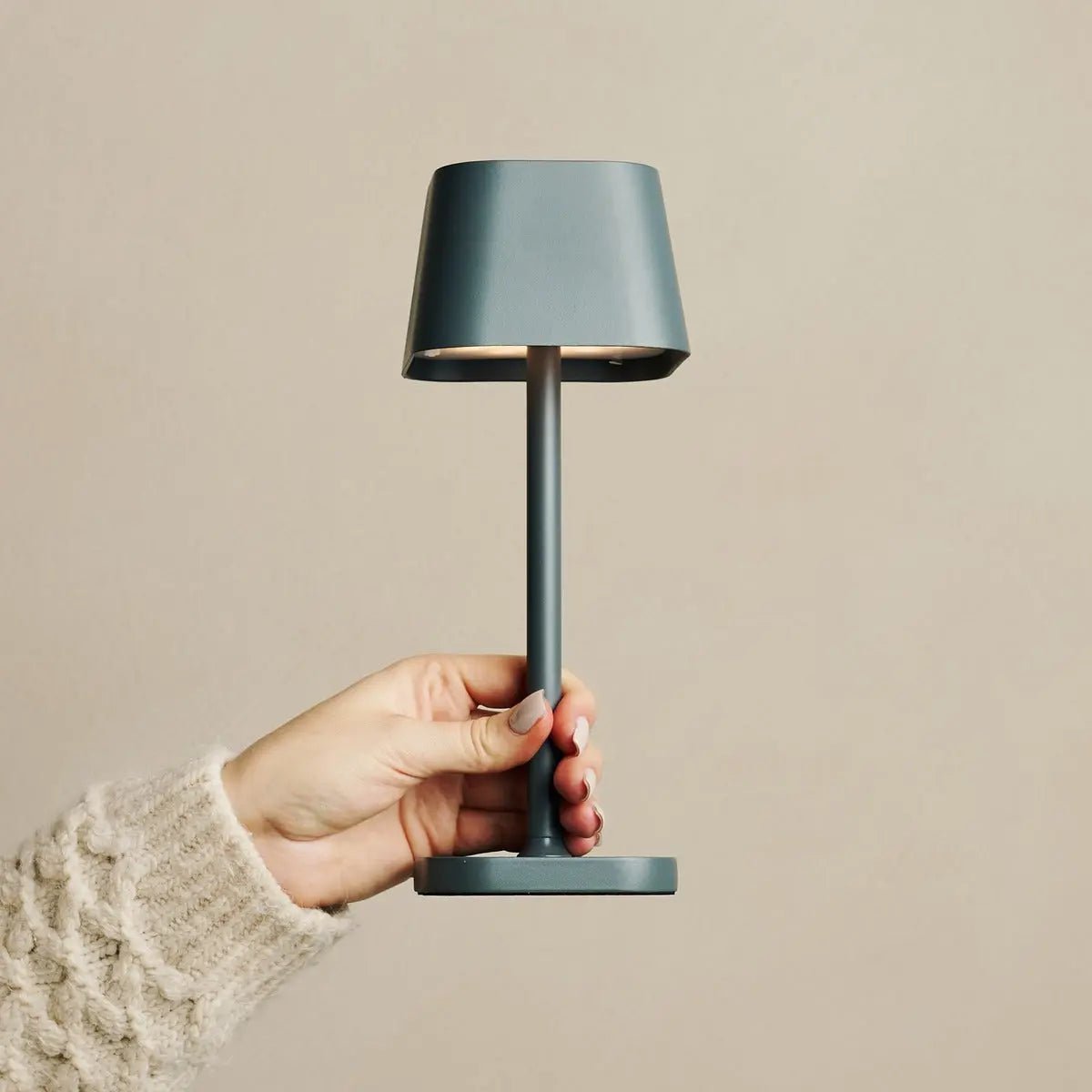 Bolania | Tischlampe - Stilvolle wiederaufladbare steingraue Lampe - dimmbar