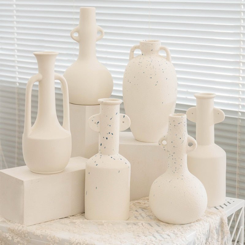 Dekorative Keramikvase in Cremeweiß mit Matter Oberfläche und Verschiedenen Formen für Trockenblumen und Wohn-Design - Bolania