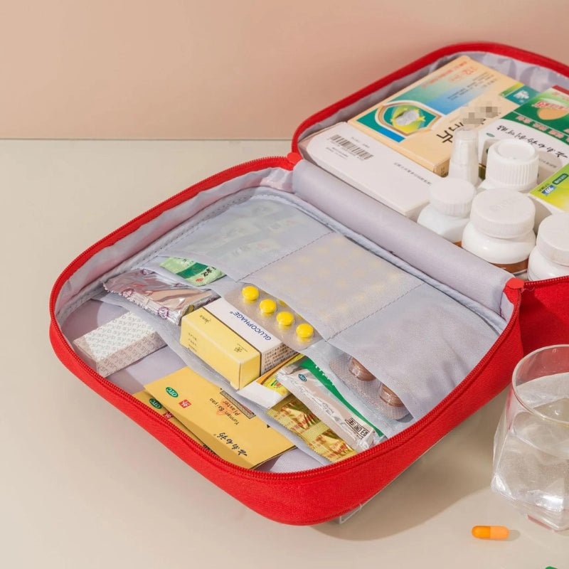 Erste - Hilfe - Tasche für Reisen Medizin - Aufbewahrung mit Mehreren Fächern aus Nylon Kompakt mit Reißverschluss in 3 Größen - Bolania