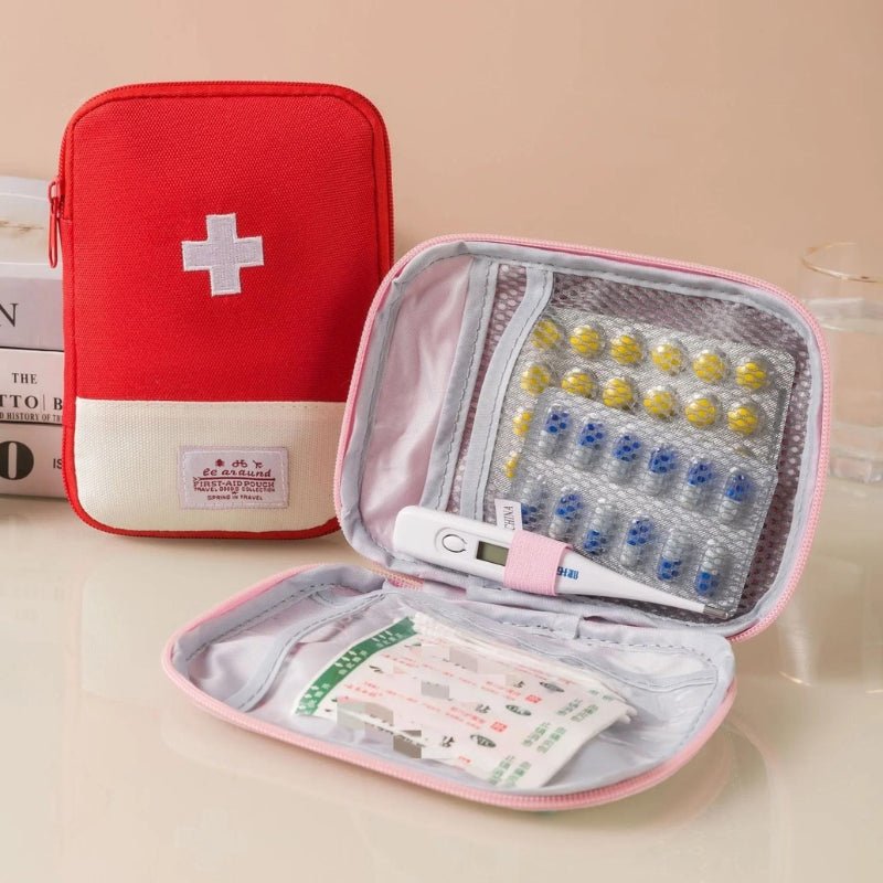 Erste - Hilfe - Tasche für Reisen Medizin - Aufbewahrung mit Mehreren Fächern aus Nylon Kompakt mit Reißverschluss in 3 Größen - Bolania