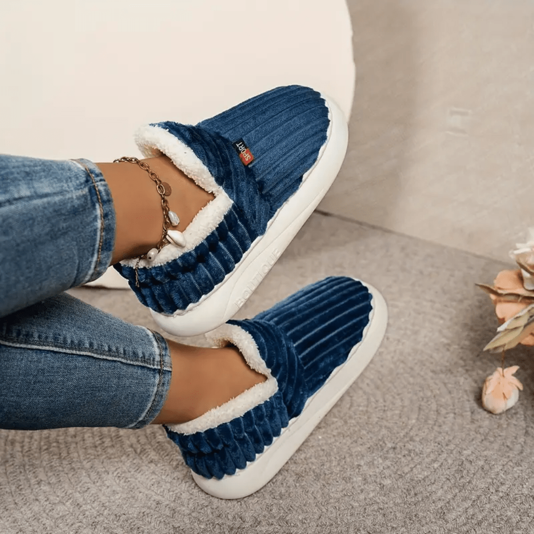 Hausschuhe aus Weichem Fleece und Cord-Optik mit Memory-Foam-Sohle und Rutschfester Unterseite für den Winter - Bolania