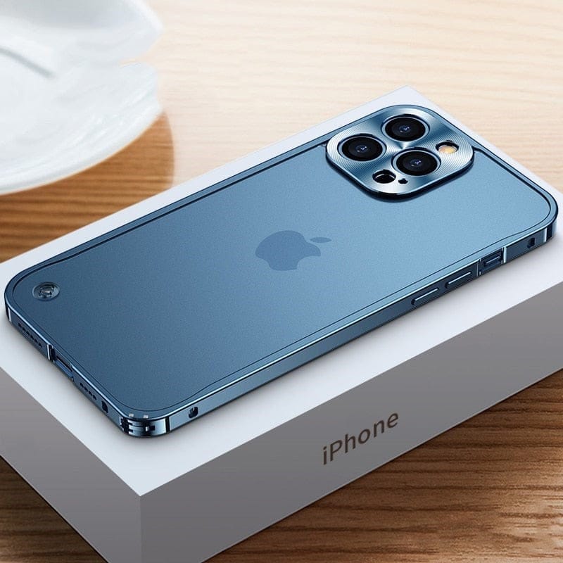 iPhone Schutzhülle aus Luftfahrt - Aluminium mit CNC Verarbeitung und Transparenter Rückseite - Bolania