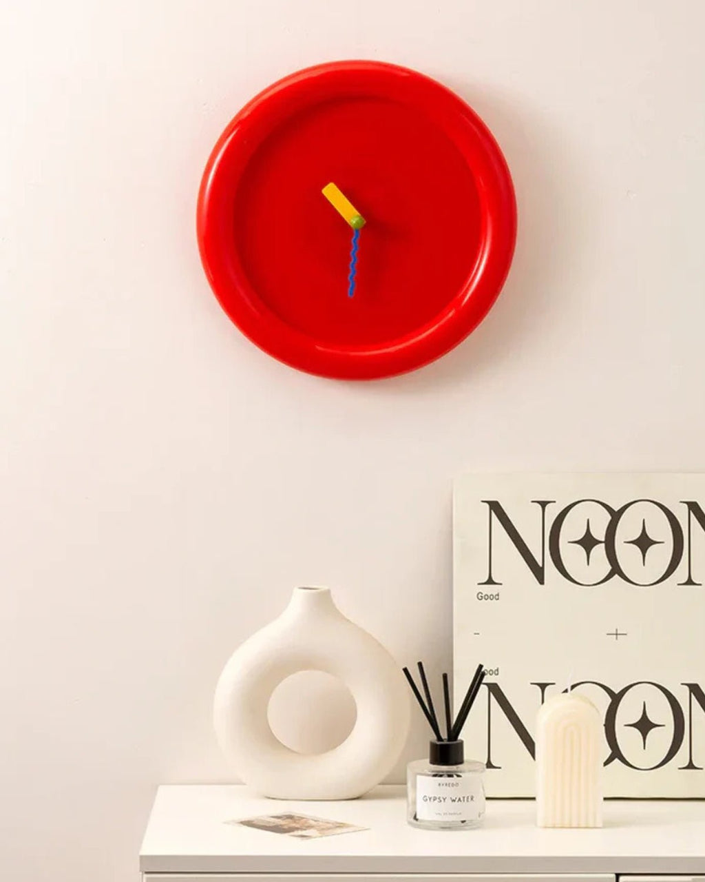 Jovia Coloris – Verspielte Wanduhr für Kreative Räume - Bolania