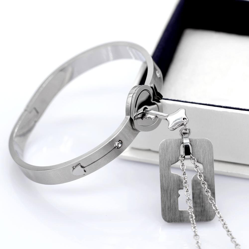 Couples Partner Jewelry Set Bracelet with Heart Lock and Necklace with Key Pendant Made of Stainless Steel, Silver-Colored