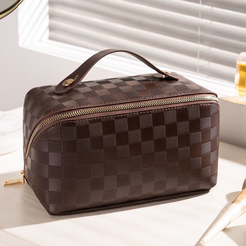Kosmetiktasche aus PU - Leder mit Schachbrett - Prägung Mehrere Innenfächer und Wasserabweisende Oberfläche für Reise und Alltag - Bolania