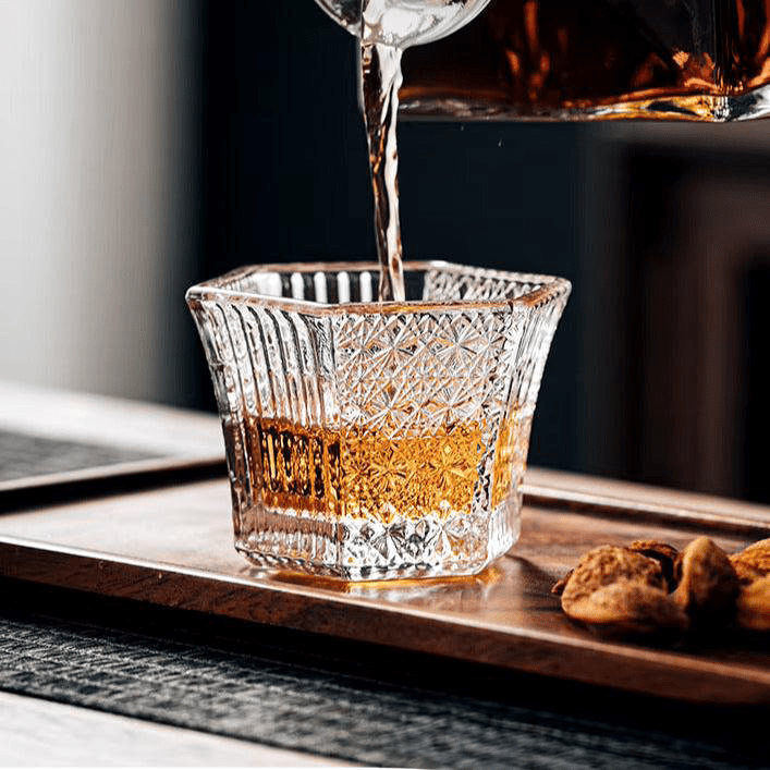 Luminor Kristallglas – Geometrische Eleganz für feine Drinks - Bolania