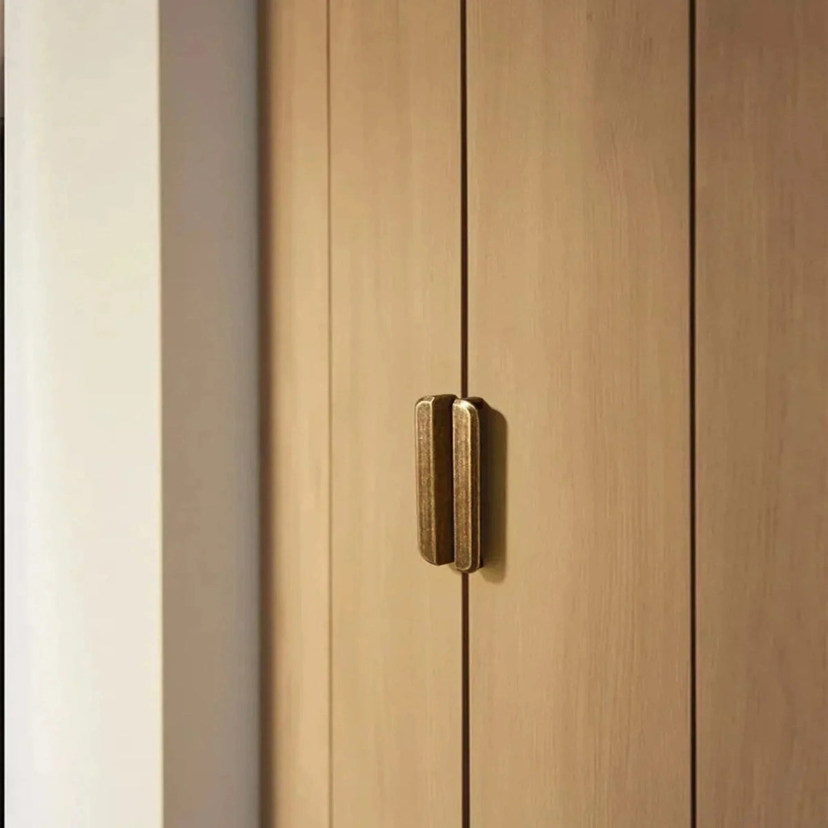 Möbelgriff Bronze Antik, Bügelform mit Griffspalt, für Schublade und Schrank - Bolania