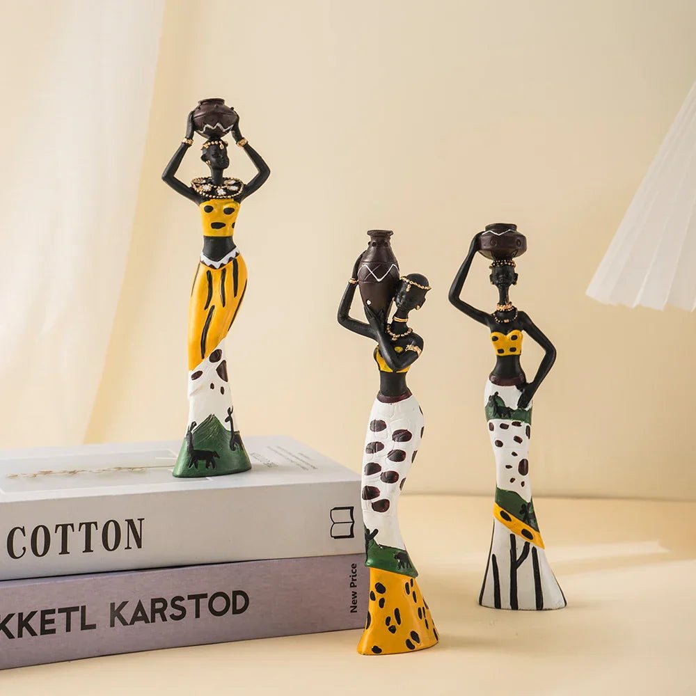 Nayeli Dekorfiguren – Farbige Eleganz mit kunstvoller Note - Bolania