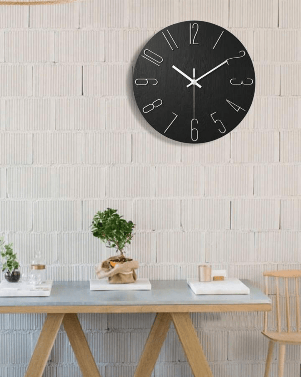 Nordica – Minimalistische Wanduhr aus Holzoptik - Bolania