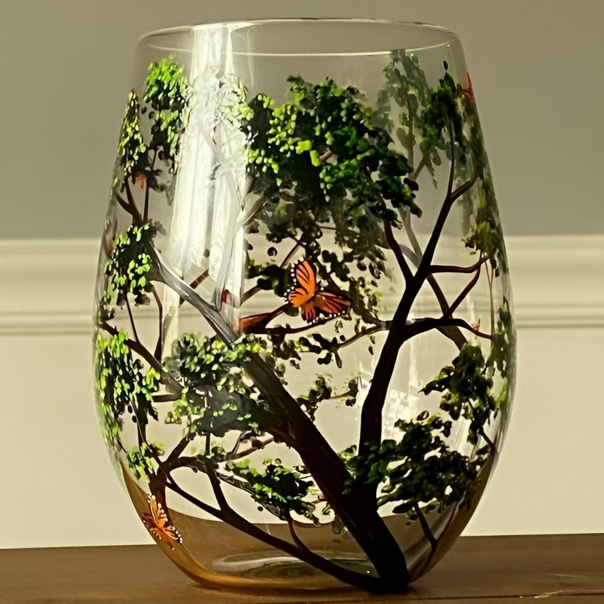 Handbemaltes Stielloses Weinglas mit Winterbaum-Motiv und Roten Vögeln 355ml für Wein und Festliche Anlässe