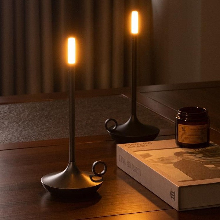 Bolania | Kerze - Elegante Tischlampe aus Metall und Glas - Schickes Ambiente