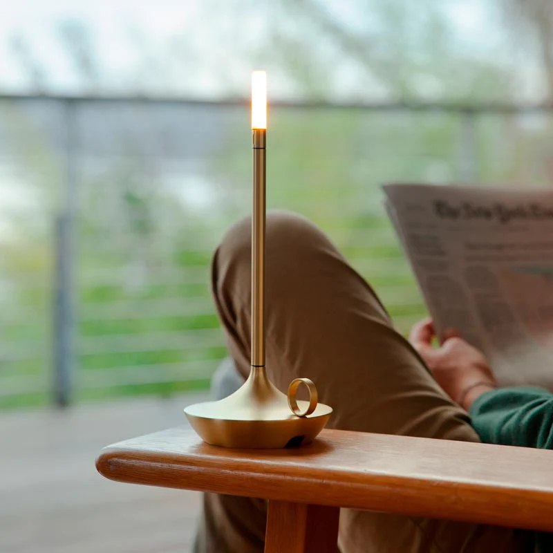 Bolania | Kerze - Elegante Tischlampe aus Metall und Glas - Schickes Ambiente
