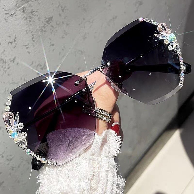 Randlose Sonnenbrille mit Strass - Steinen Übergroße Geometrische Gläser mit Verlaufstönung UV400 - Schutz für Damen - Bolania