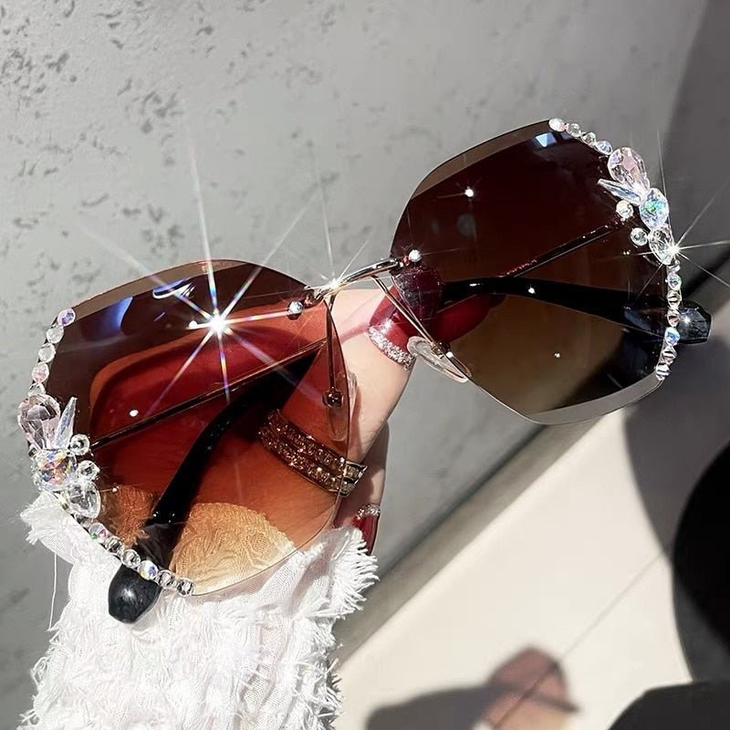 Randlose Sonnenbrille mit Strass - Steinen Übergroße Geometrische Gläser mit Verlaufstönung UV400 - Schutz für Damen - Bolania