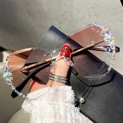 Randlose Sonnenbrille mit Strass - Steinen Übergroße Geometrische Gläser mit Verlaufstönung UV400 - Schutz für Damen - Bolania