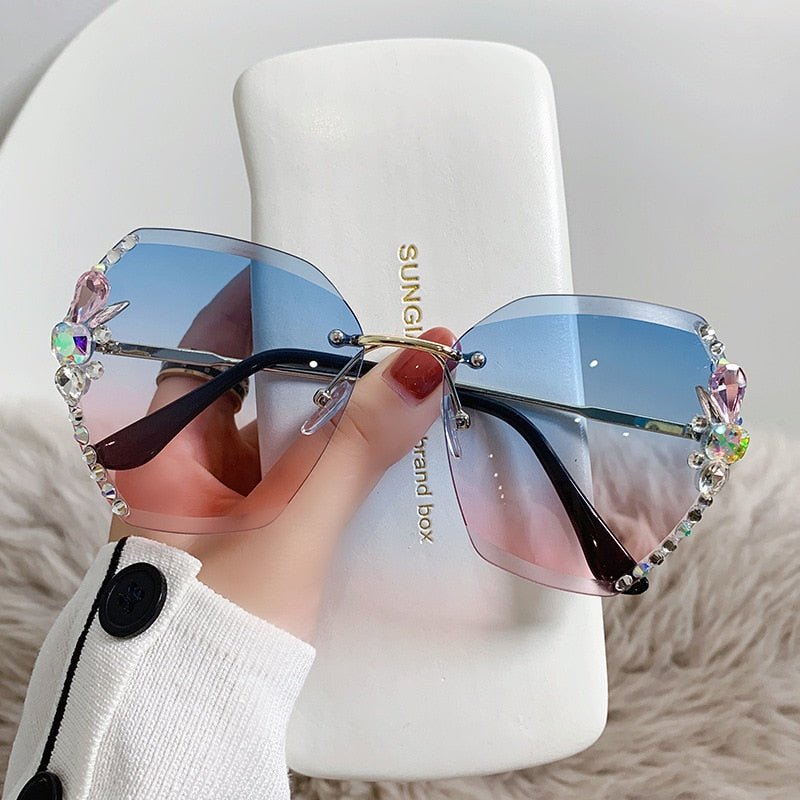 Randlose Sonnenbrille mit Strass - Steinen Übergroße Geometrische Gläser mit Verlaufstönung UV400 - Schutz für Damen - Bolania