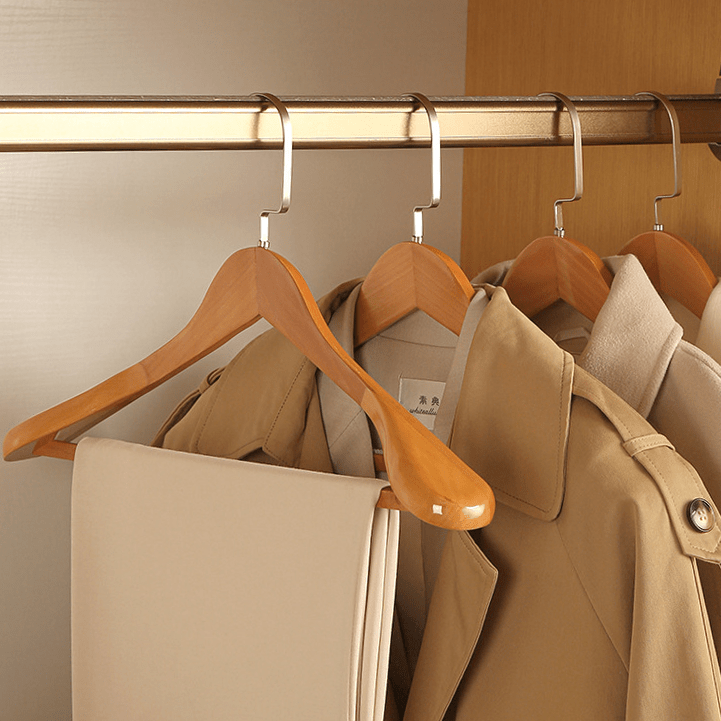 Silvano Holzbügel – Luxuriöse Ordnung für Ihre Garderobe - Bolania