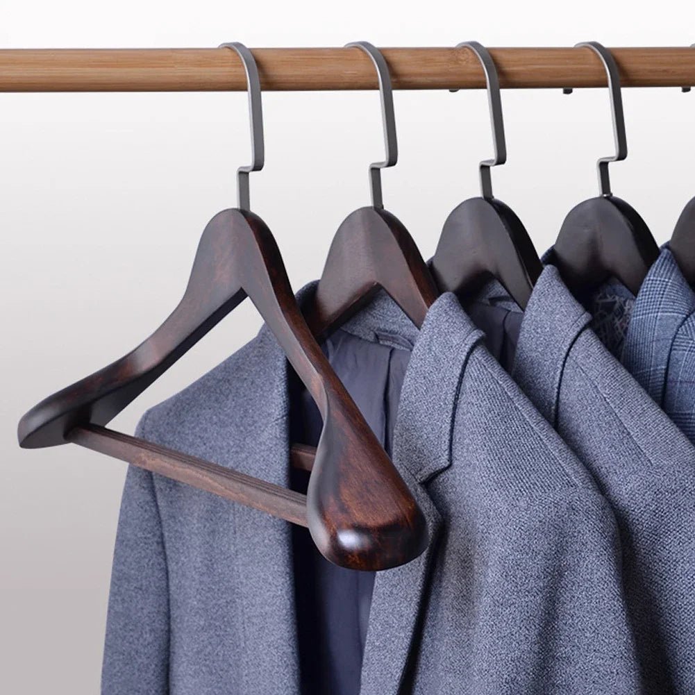 Silvano Holzbügel – Luxuriöse Ordnung für Ihre Garderobe - Bolania