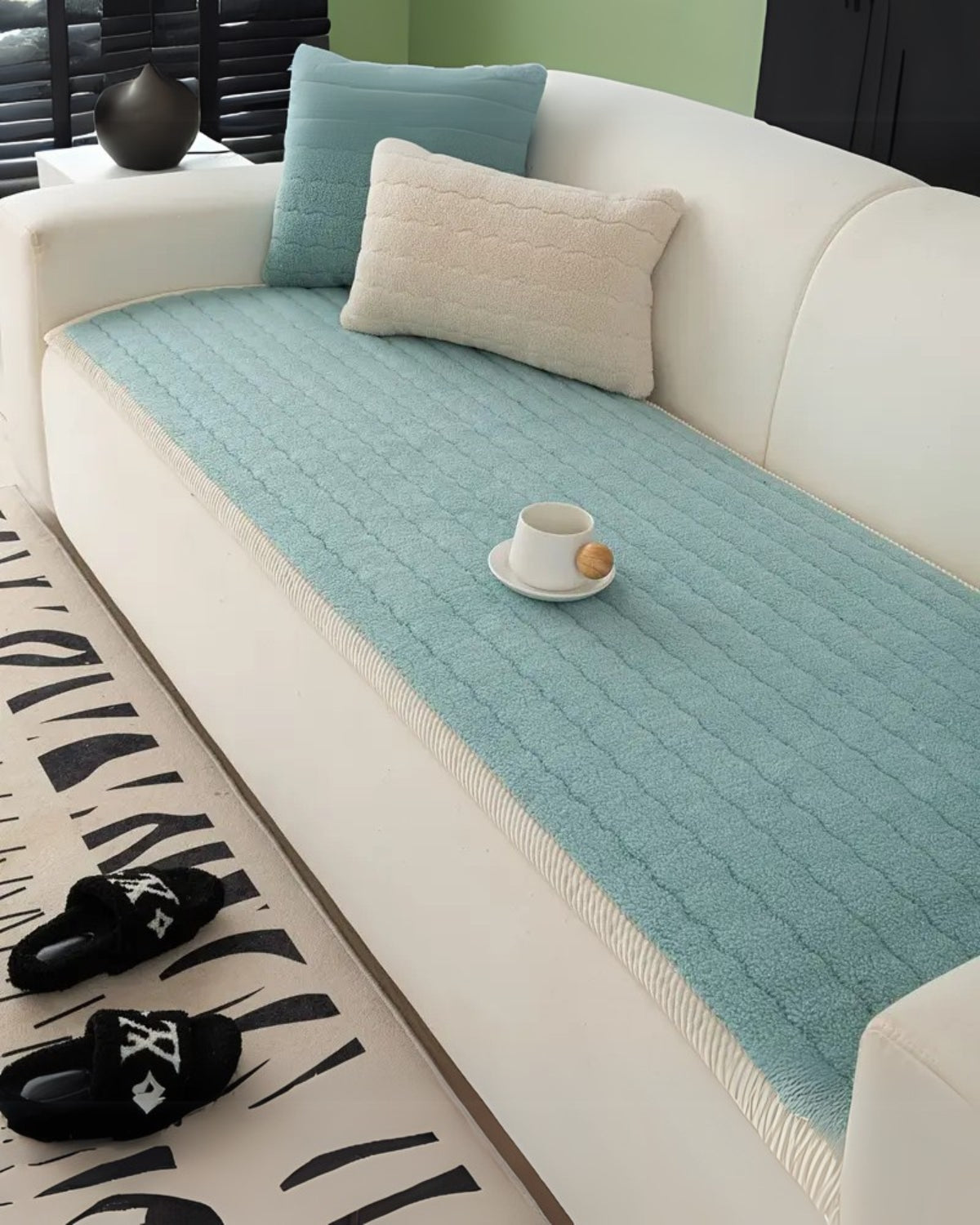 Veloria – Elegante Sofahusse aus Kuschelweich-Wolle